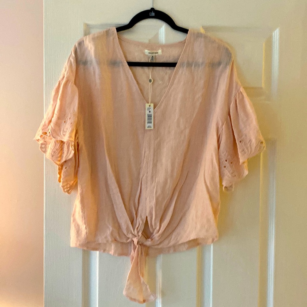 Cute peach linen top. Size medium.
